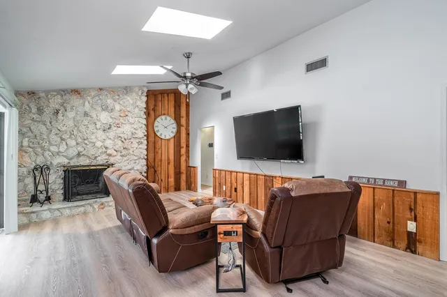 Residence photo 9