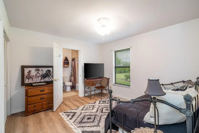 Residence photo 18