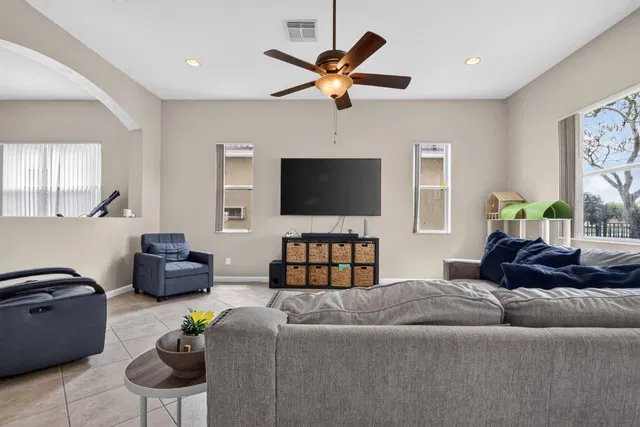 Residence photo 11
