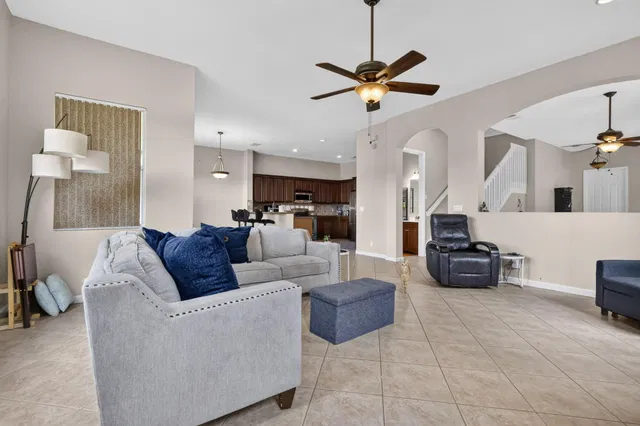 Residence photo 12
