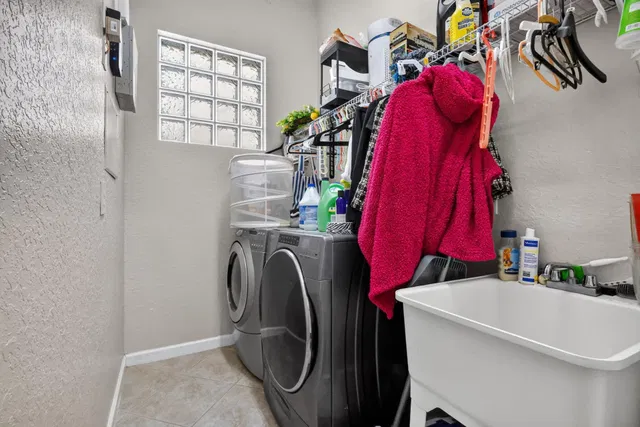 Residence photo 23