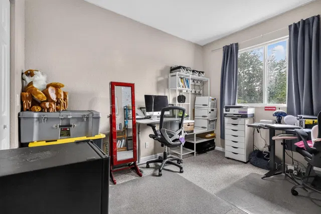 Residence photo 26