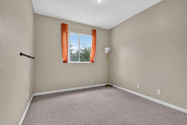 Residence photo 28