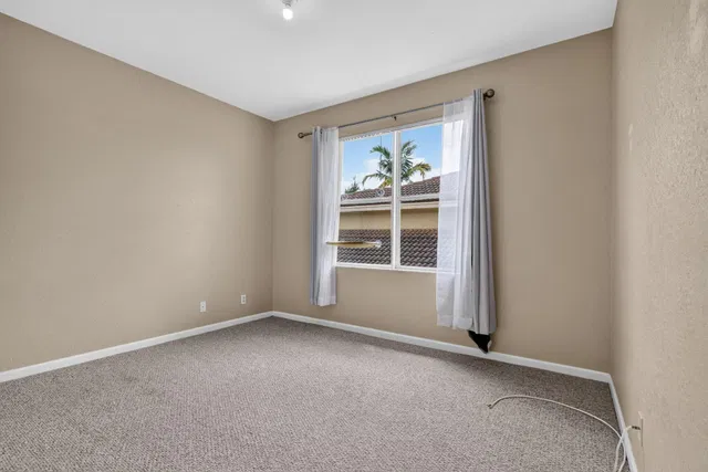Residence photo 32
