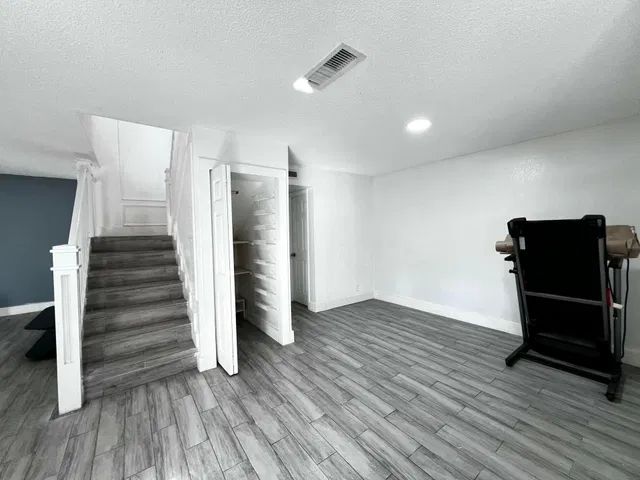 Residence photo 5