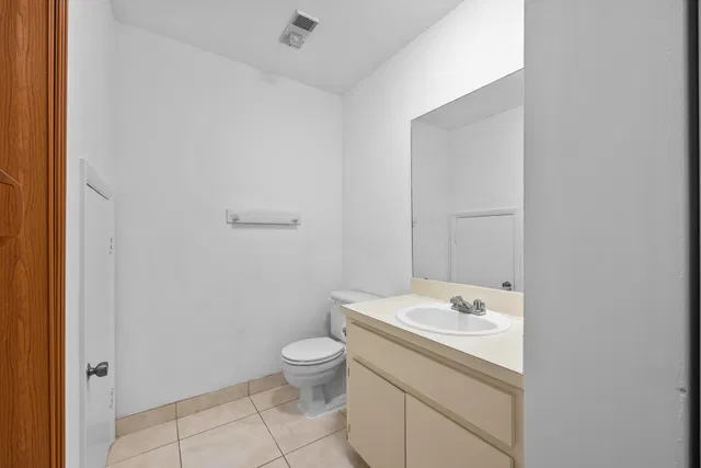 Unit 501 photo 8