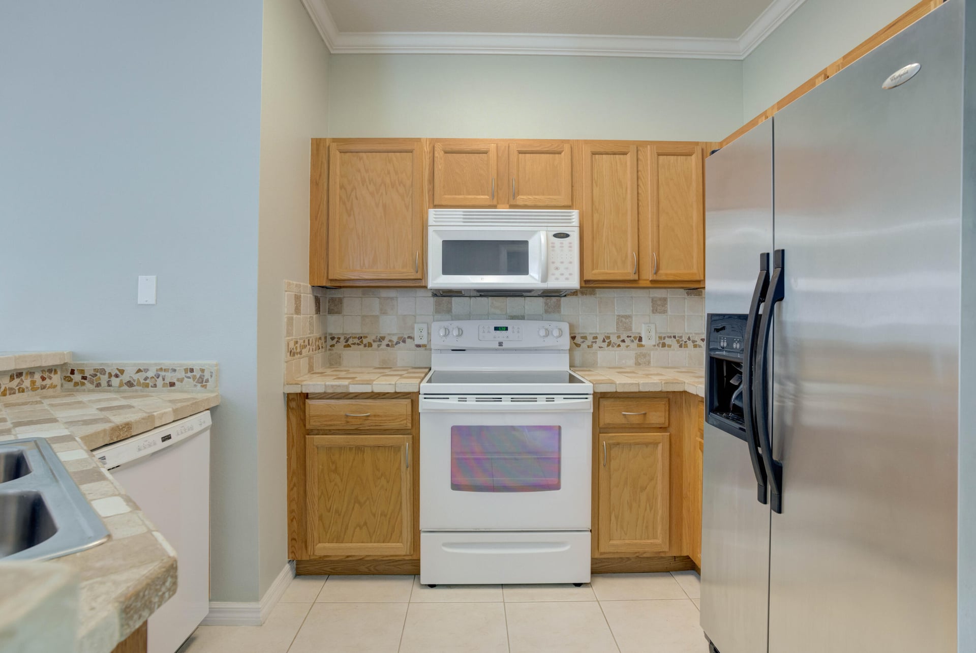 Unit B photo 22