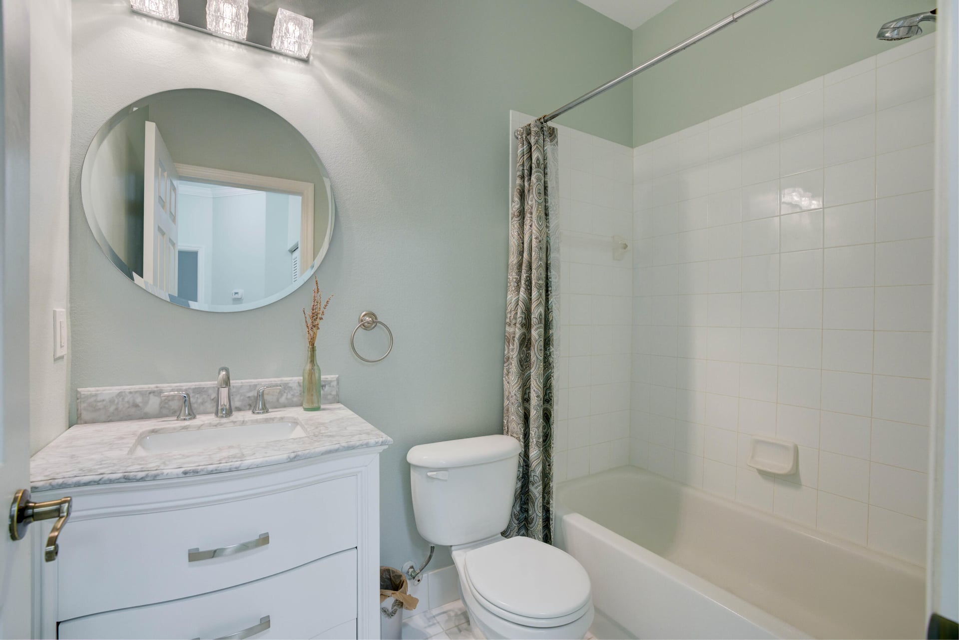 Unit B photo 32
