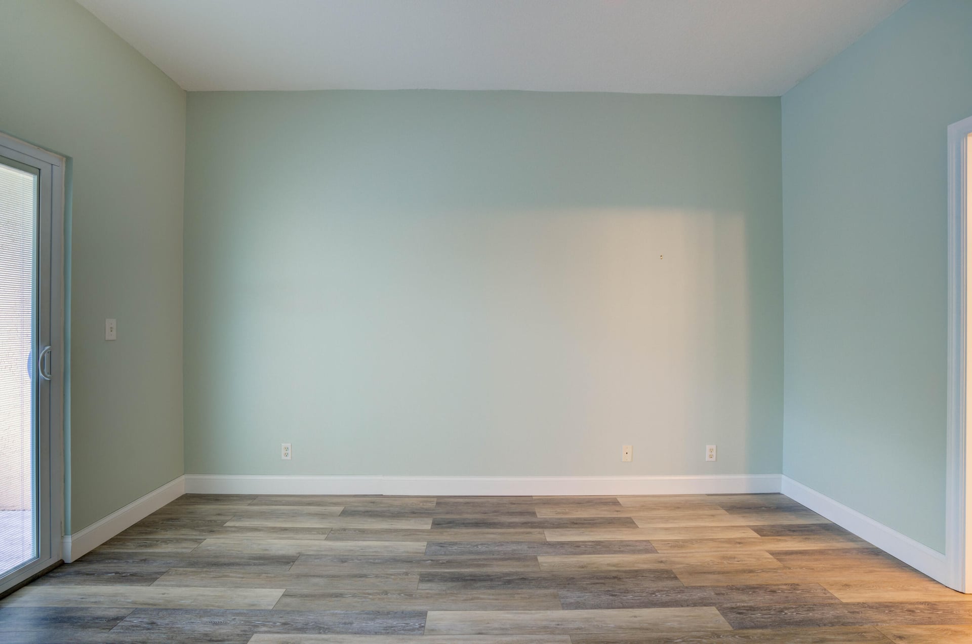 Unit B photo 34