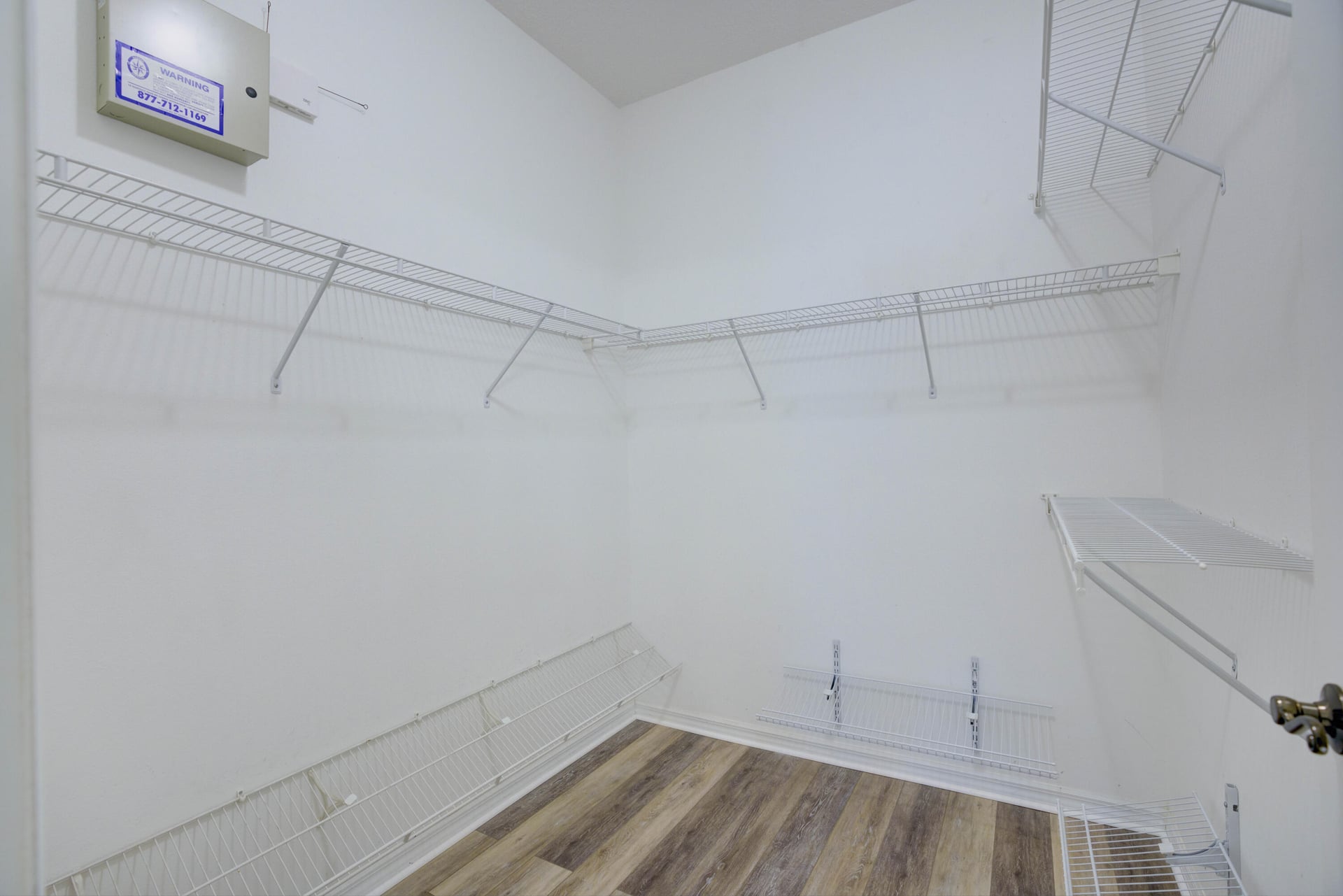 Unit B photo 39