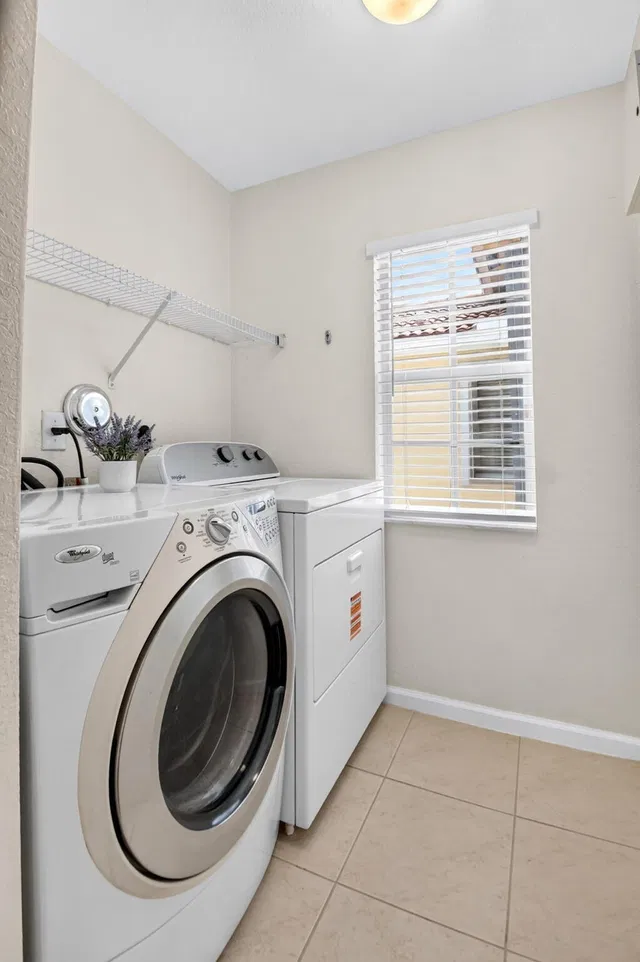 Residence photo 19