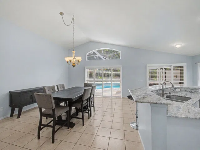 Residence photo 9