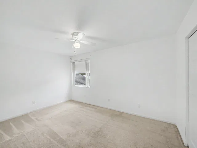 Residence photo 17