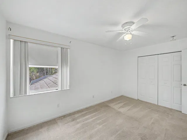 Residence photo 18