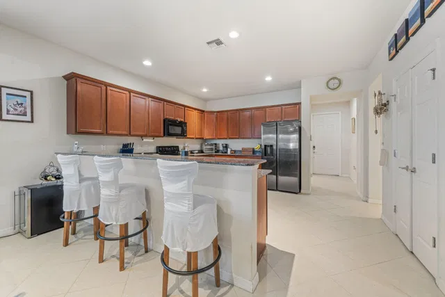  Residence photo 8