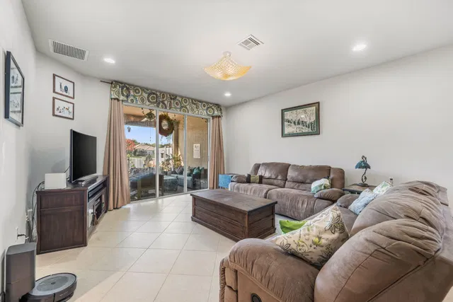  Residence photo 10