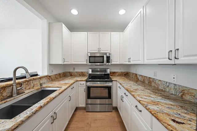 Residence photo 3