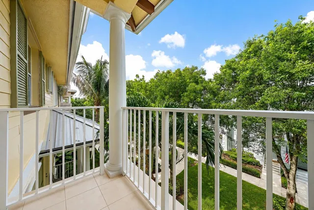 Residence photo 12