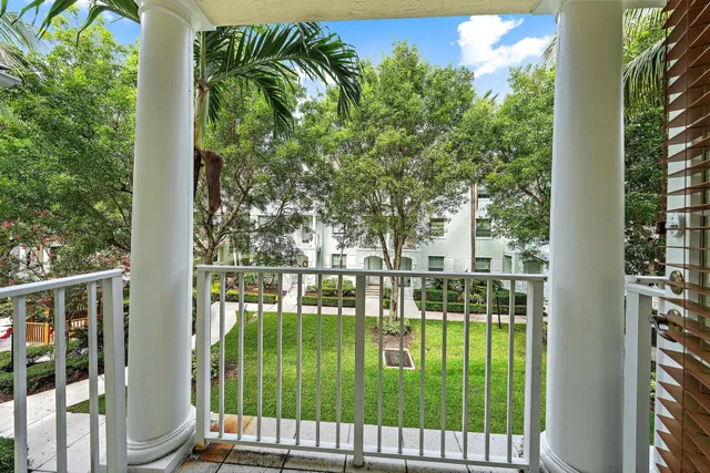 Residence photo 16