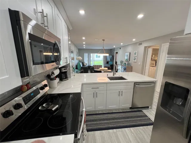  Unit 415 photo 6