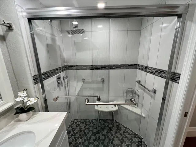  Unit 415 photo 8