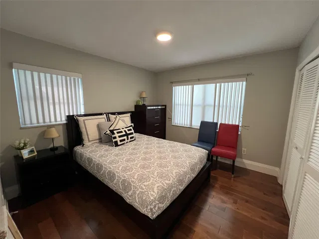  Unit 415 photo 16