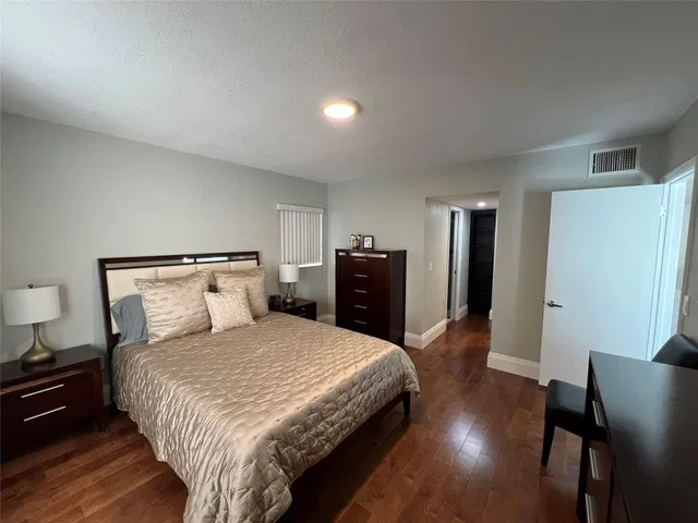  Unit 415 photo 20