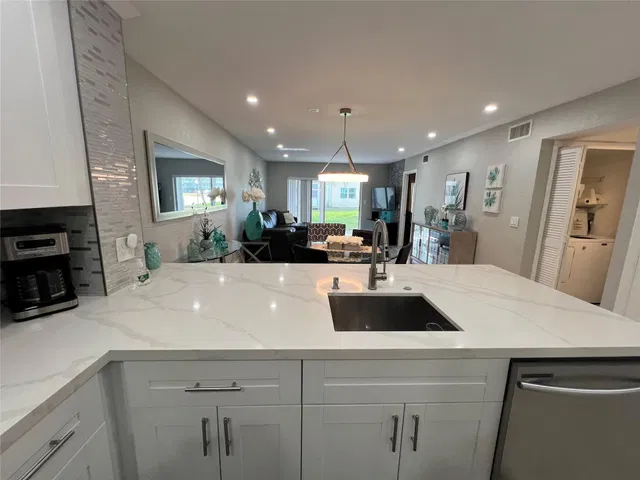  Unit 415 photo 24