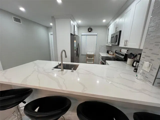  Unit 415 photo 27