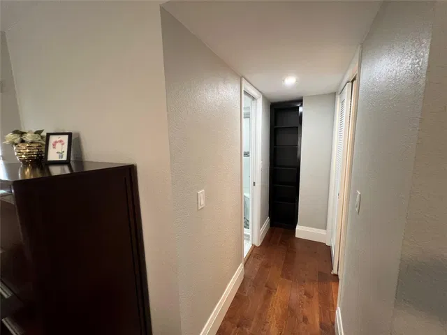  Unit 415 photo 29