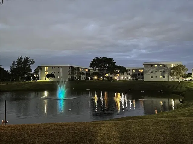  Unit 415 photo 35