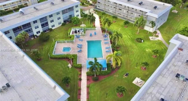  Unit 415 photo 39