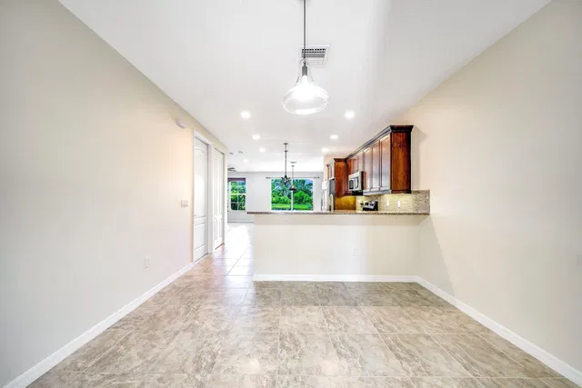 Residence photo 6