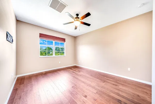Residence photo 18