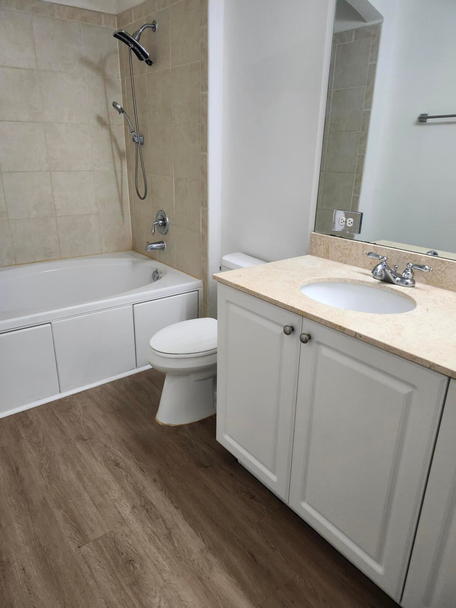 Renaissance Commons I Unit 2504 photo 6