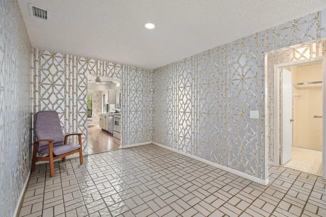 Residence photo 12