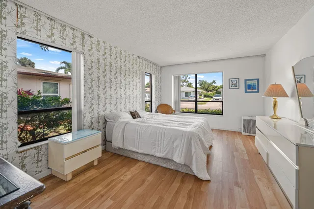Residence photo 18