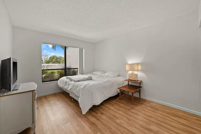Residence photo 23