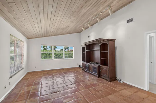 Residence photo 23