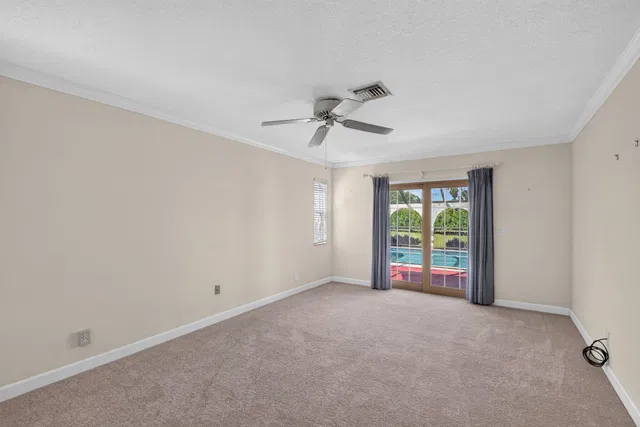 Residence photo 26