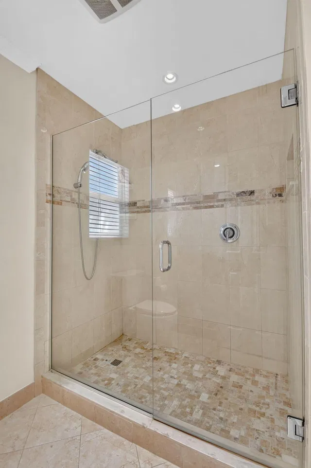 Residence photo 36