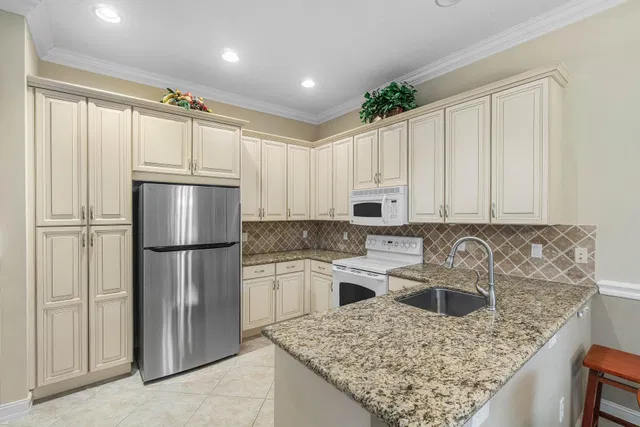 Residence photo 2