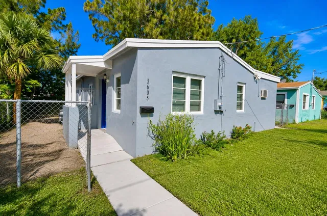 West Palm Beach Residence photo 9