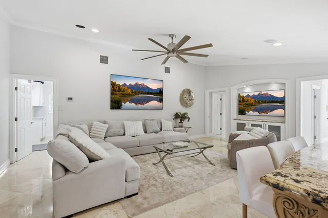 Boca Bath & Tennis Residence photo 9