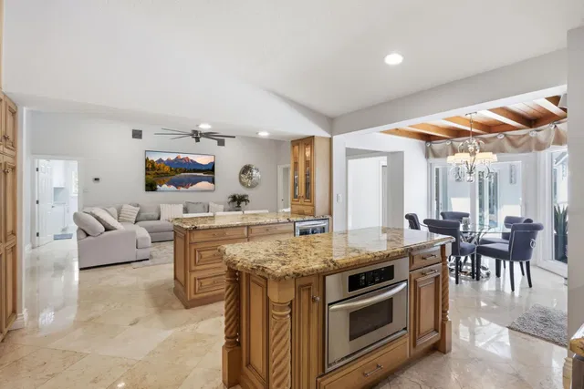 Boca Bath & Tennis Residence photo 12
