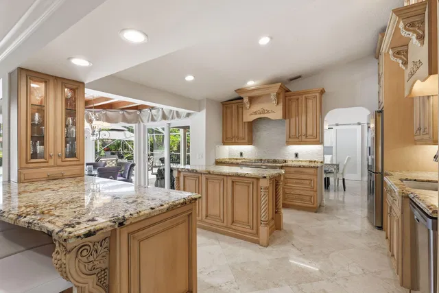 Boca Bath & Tennis Residence photo 13