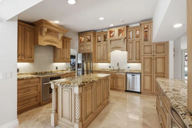 Boca Bath & Tennis Residence photo 14