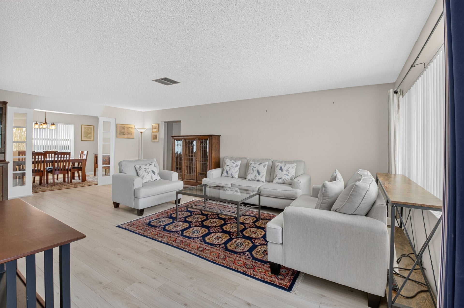  Residence photo 4