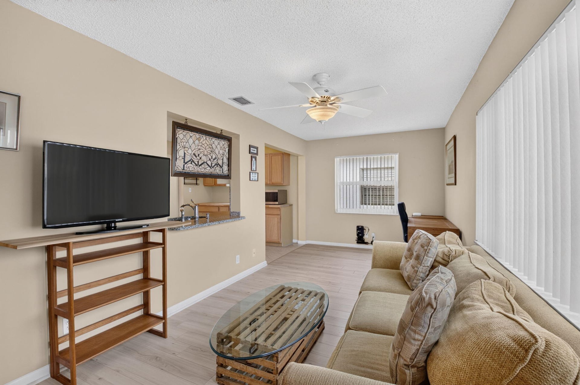  Residence photo 9