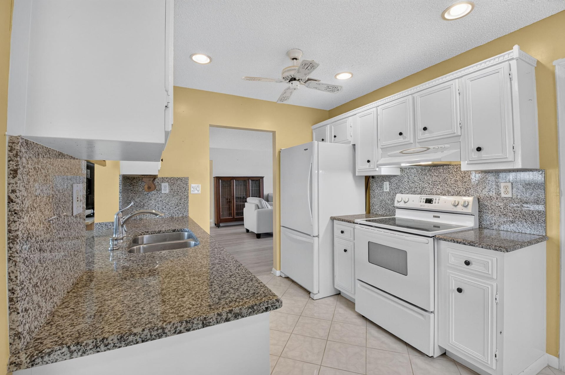  Residence photo 16